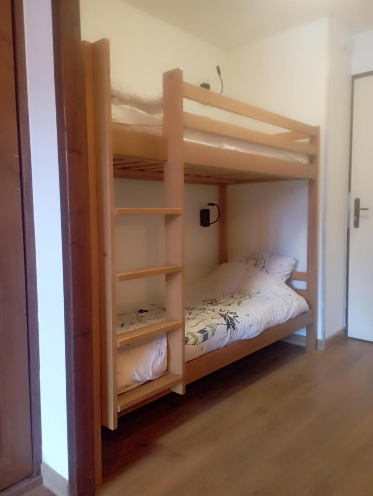 ברידס-לס-באן Grand Studio Tout Confort Pour 4 Personnes מראה חיצוני תמונה